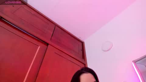 _valeria_saenz_ online show from November 2025 02:21:02 AM