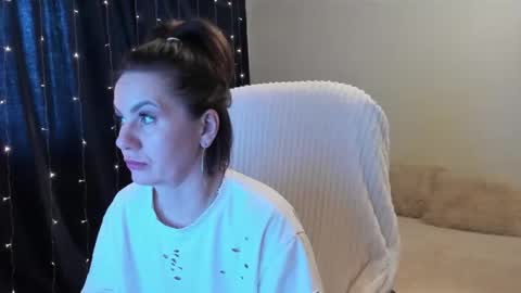 Snapshot of _vallylove chatting on March 2025 06:57:01 AM _vallylove online show from March 2025 06:57:01 AM