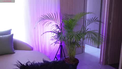 VICTORIA online show from September 2025 08:20:02 PM