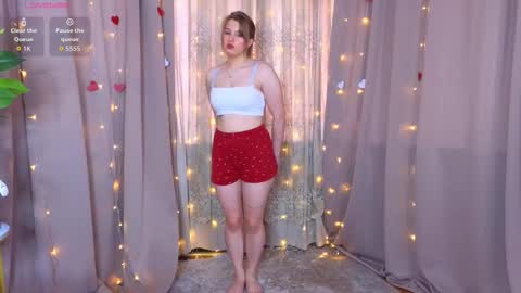 _watchmesmile_ online show from March 2026 04:27:01 AM