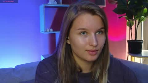 _watchmesmile_ online show from May 2026 03:57:01 AM