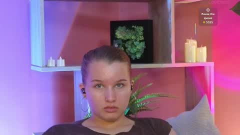 _watchmesmile_ online show from May 2026 04:50:01 AM