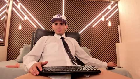  white fox  online show from February 2025 04:16:02 AM