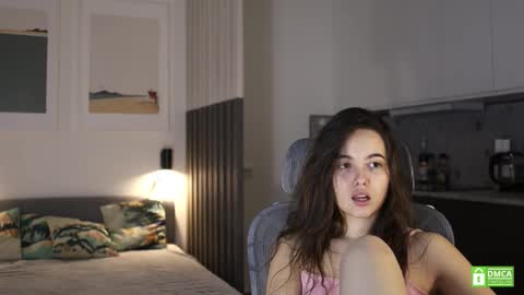 Snapshot of _whoareu_ chatting on November 2025 11:54:02 AM Kristina online show from November 2025 11:54:02 AM