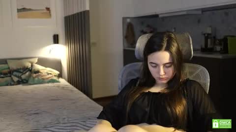 Snapshot of _whoareu_ chatting on November 2025 11:58:01 AM Kristina online show from November 2025 11:58:01 AM