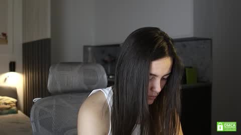 Snapshot of _whoareu_ chatting on December 2025 11:30:02 AM Kristina online show from December 2025 11:30:02 AM