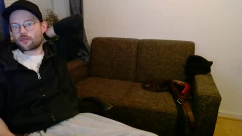 _whoisthatguy_ online show from November 2025 05:38:01 PM