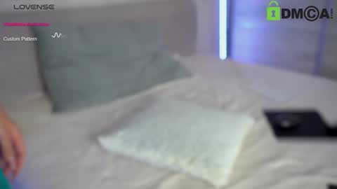 Lily online show from February 2025 08:09:01 PM