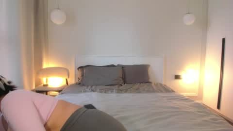 Snapshot of _worlin_ chatting on June 2026 02:32:02 PM Nika online show from June 2026 02:32:02 PM