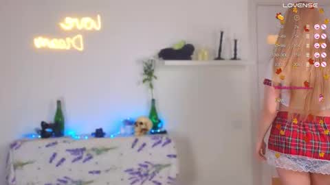 LITTLE FOX online show from October 2025 11:47:02 AM