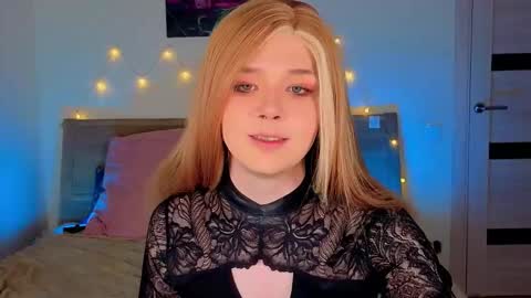 LITTLE FOX online show from January 2026 03:16:01 PM