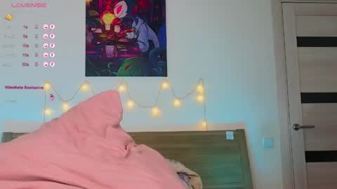 LITTLE FOX online show from April 2026 03:05:01 AM