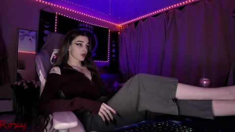 Snapshot of _yourwetdreams_ chatting on April 2026 04:10:02 PM Roxy online show from April 2026 04:10:02 PM