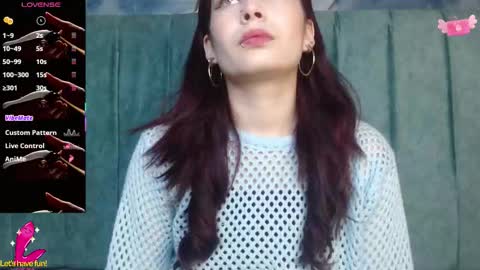 Yuyi online show from September 2025 09:20:02 PM