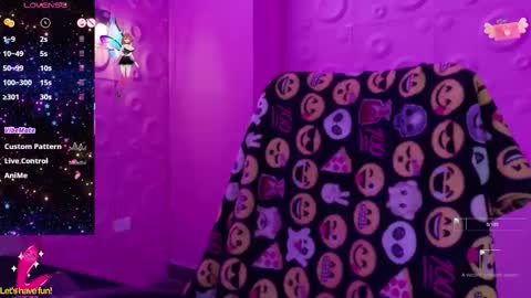 Yuyi online show from November 2025 12:59:01 PM