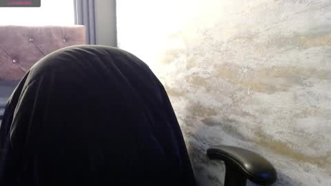 Yuyi online show from March 2026 11:45:02 AM