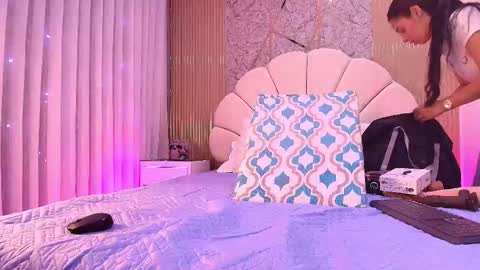 Snapshot of a_aisha chatting on November 2025 11:56:02 AM Aisha online show from November 2025 11:56:02 AM