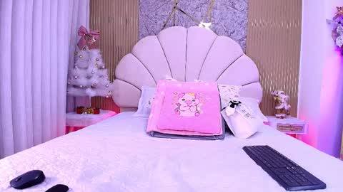 Snapshot of a_aisha chatting on November 2025 12:04:01 PM Aisha online show from November 2025 12:04:01 PM