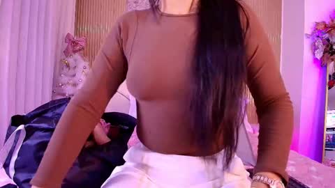 Snapshot of a_aisha chatting on November 2025 12:04:02 PM Aisha online show from November 2025 12:04:02 PM