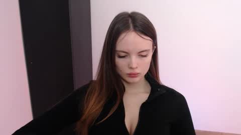 a_ariella_ online show from October 2025 07:16:01 AM