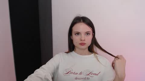 a_ariella_ online show from October 2025 02:36:02 PM