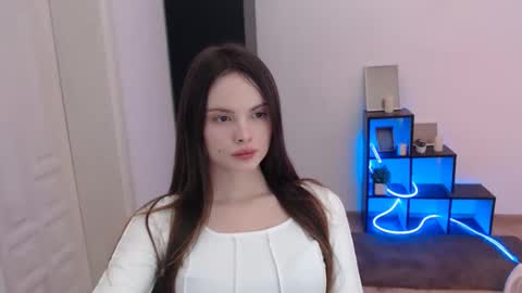 a_ariella_ online show from December 2025 01:31:01 PM