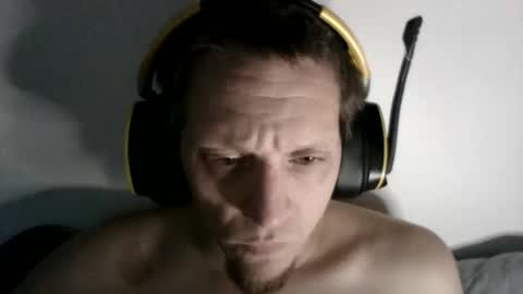 Snapshot of a_bored_dragon chatting on November 2025 10:45:02 PM A Bored Dragon online show from November 2025 10:45:02 PM