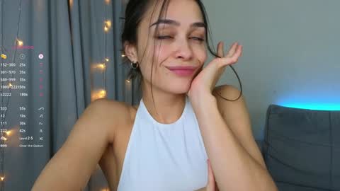 Snapshot of a_p_p_l_e chatting on January 2025 12:03:01 PM Mila and Jess online show from January 2025 12:03:01 PM