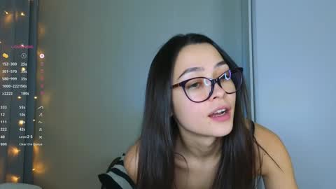 Snapshot of a_p_p_l_e chatting on January 2025 10:02:02 AM Mila and Jess online show from January 2025 10:02:02 AM
