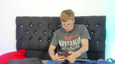 Snapshot of a_sexy_couple__ chatting on October 2025 01:59:02 AM A Sexy Couple online show from October 2025 01:59:02 AM