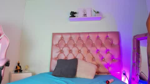 aaliyah__1 online show from February 2026 02:39:02 AM