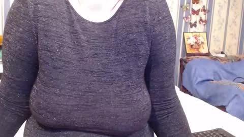 NINA online show from September 2025 07:04:01 PM