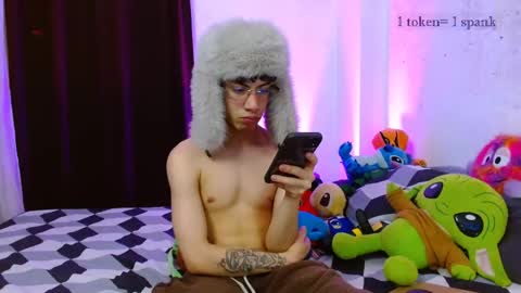 aaron online show from January 2026 12:13:02 AM