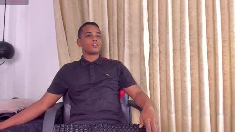 aaron_9827 online show from January 2025 01:05:02 AM