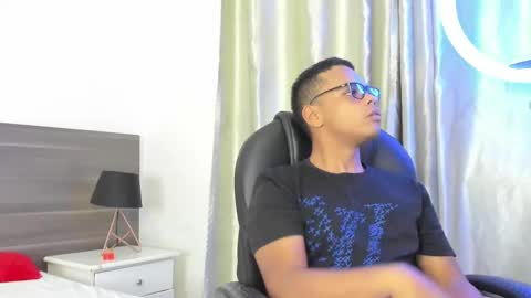 aaron_9827 online show from January 2025 11:51:02 AM