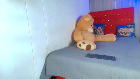 Snapshot of aaron_antonella_mds chatting on September 2025 08:43:02 PM Aaron y Antonella online show from September 2025 08:43:02 PM