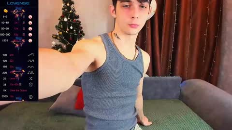 Snapshot of aaron_bang chatting on December 2024 01:43:01 AM Aaron Bang online show from December 2024 01:43:01 AM