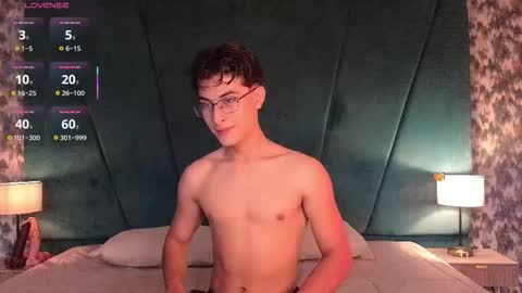 Aaron Ezequiel online show from February 2026 09:09:02 PM