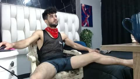 aaron_jones_1 online show from April 2026 10:12:01 PM