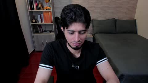 Aaron online show from January 2025 06:39:01 PM