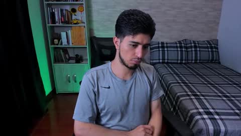 Aaron online show from September 2025 07:46:02 PM