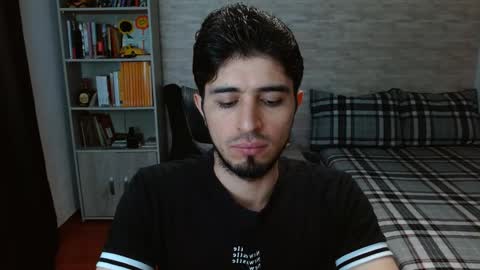 Aaron online show from October 2025 07:34:02 PM