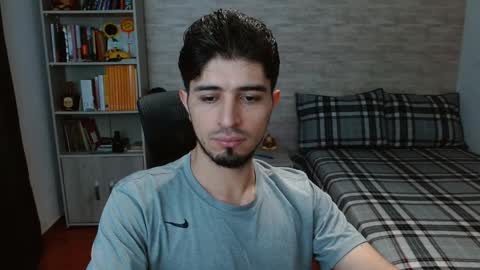 Aaron online show from October 2025 07:23:01 PM