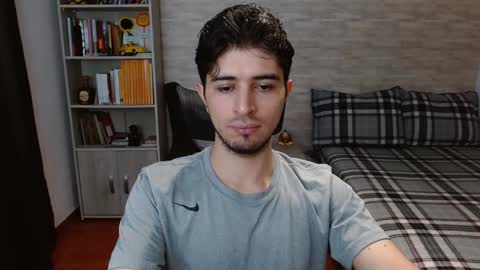 Aaron online show from November 2025 05:35:01 PM