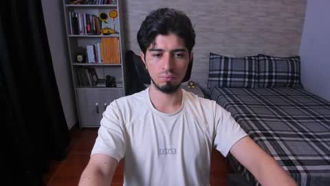 Aaron online show from December 2025 11:33:02 PM