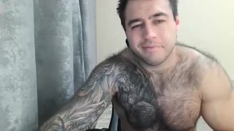 Snapshot of aaron_royal chatting on November 2025 02:43:02 AM Davin tayl online show from November 2025 02:43:02 AM