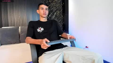 Aaron online show from April 2026 01:27:02 PM