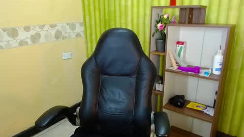 im NiallDun online show from January 2025 10:27:02 AM