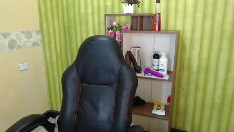 im NiallDun online show from February 2025 05:14:02 AM