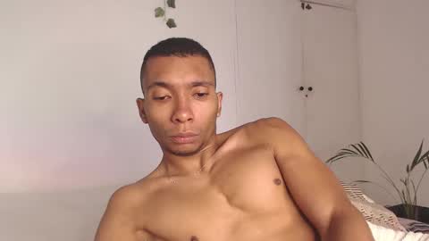 Snapshot of aaronblack1_ chatting on February 2025 02:04:02 PM Heyy my name is Aaron online show from February 2025 02:04:02 PM